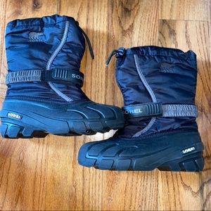 BOYS SOREL BLACK & GREY YOUTH FLURRY BOOT SIZE 5